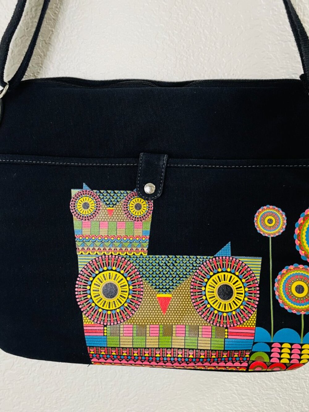 Poketo Geometric Cat Design Black Canvas Messenger Laptop Bag - Picture 2 of 10